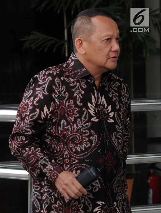 Mantan Sekretaris Mahkamah Agung (MA) Nurhadi Abdurachman memenuhi panggilan pemeriksaan di Gedung KPK, Jakarta, Selasa (6/11). Nurhadi diperiksa sebagai saksi untuk mantan petinggi Lippo Group, Eddy Sindoro. (Merdeka.com/Dwi Narwoko)