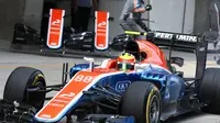 Pebalap Manor Racing, Rio Haryanto, mengalami masalah steering rack pada sesi latihan bebas pertama F1 GP Rusia, Jumat (29/4/2016). (Manor Racing)