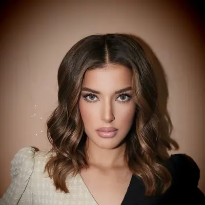 Rekomendasi Warna Rambut untuk Kulit Putih agar Tak Terlihat Pucat dan ...