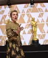 Malam Oscar Frances McDormand tak lagi indah karena ada seseorang yang mencuri piala yang baru saja disabetnya. (ALBERTO E. RODRIGUEZ / GETTY IMAGES NORTH AMERICA / AFP)