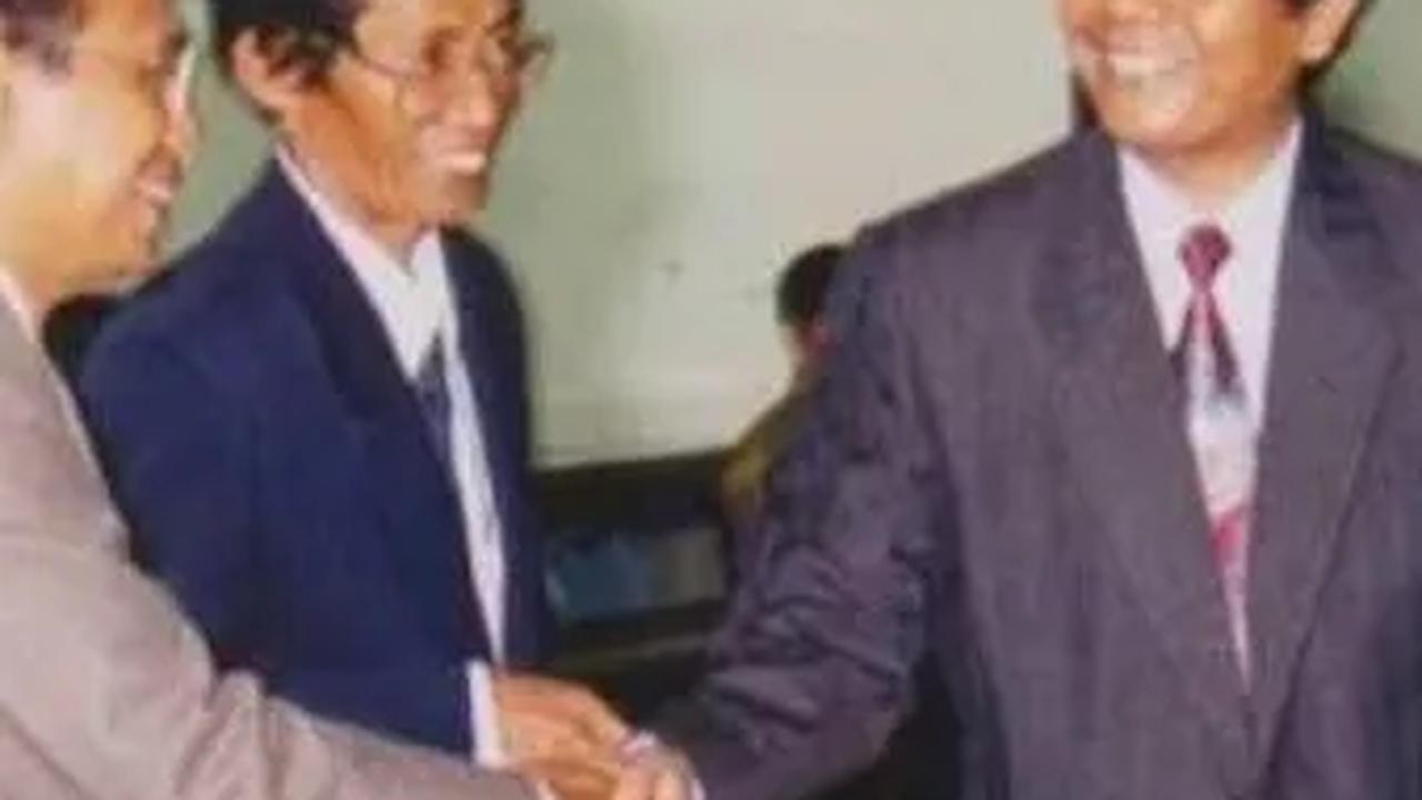 Menggeluti Tiga Cabang Kekuasaan Politik