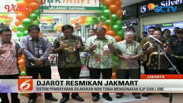 PLT Gubernur DKI Jakarta Djarot Saiful Hidayat, resmikan Jakmart di Pasar Rawa Bening Jakarta Timur. 