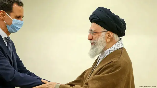 Hubungan Suriah dan Iran, Bashar al-Assad dan Ayatollah Ali Khamenei di Teheran. (AFP)
