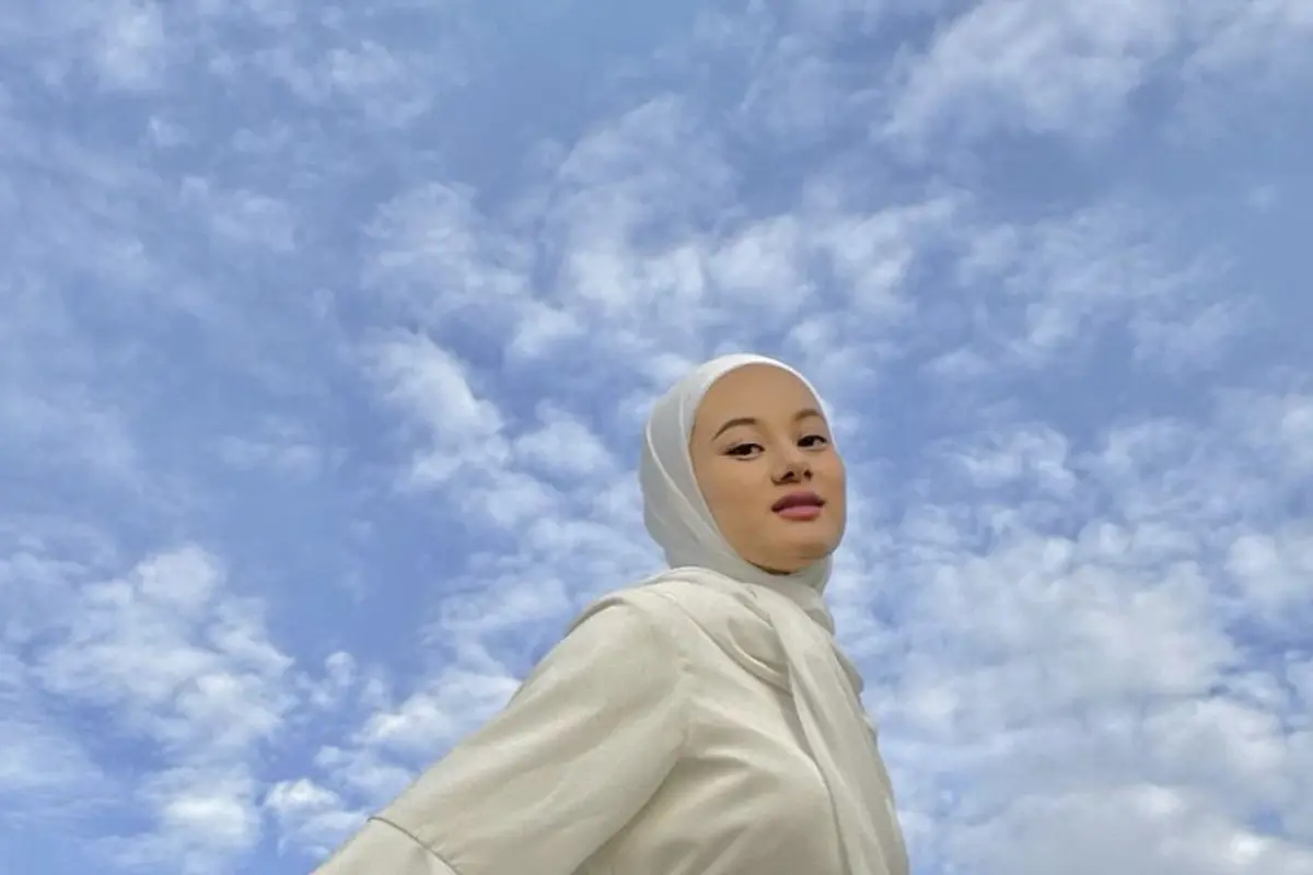 Dinda Hauw dan Rey Mbayang
