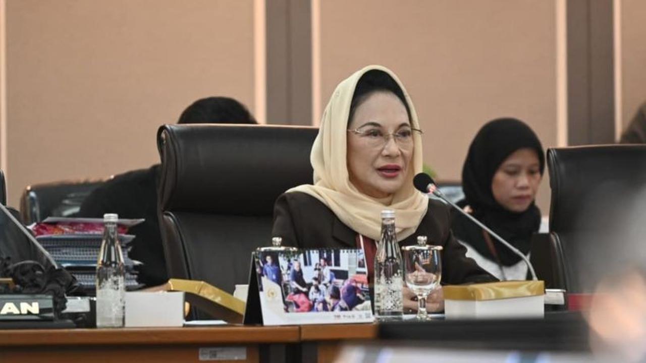 Evaluasi Layanan SDUWHV Imigrasi: Komisi XIII DPR Dorong Perbaikan Menyeluruh