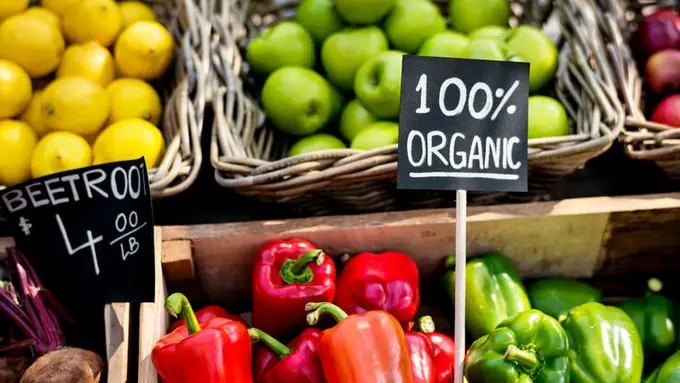 Sayuran organik dan non-organik