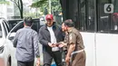 Menpora Dito tiba di gedung Kejaksaan Agung, Jakarta Selatan, pada Senin (3/7/2023) pukul 13.01 WIB. (Liputan6.com/Faizal Fanani)