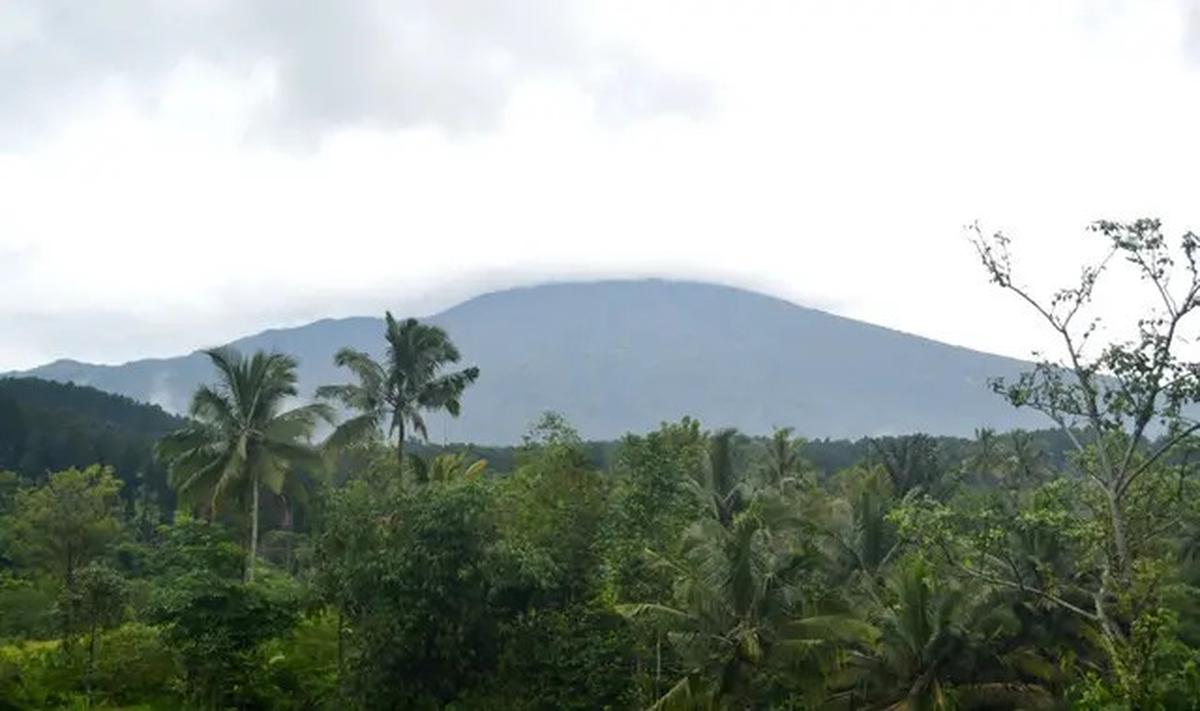 Aksi Penyelamatan Pendaki Gunung Slamet yang Sempat Hilang, Kini Berhasil Ditemukan
