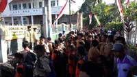 Akibat penyegelan sekolah, ratusan siswa Mts dan MA Darul Huda Wongsorejo Banyuwangi terlantar (Istimewa)