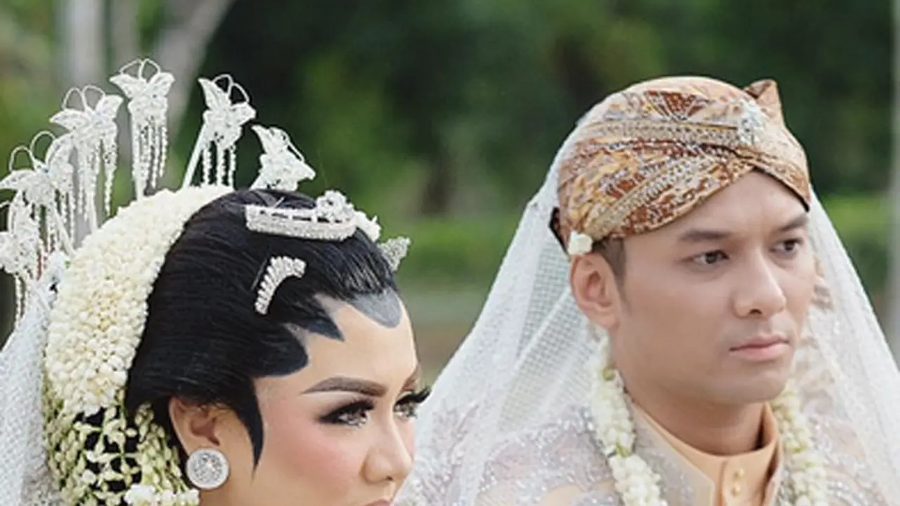 [Bintang] Vicky Shu dan Ade Imam