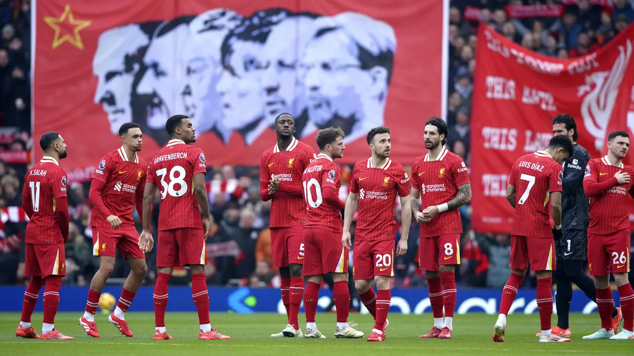 Foto: Liverpool Semakin Nyaman di Puncak Klasemen Liga Inggris, Mohamed Salah Beri Kontribusi Penuh untuk Kemenangan The Reds