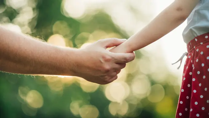 Waspada Bahaya Child Grooming, Ini Pentingnya Komunikasi Terbuka dengan Anak