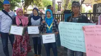 Aksi solidaritas mahasiswa di Kupang untuk warga Muslim Rohingya. (Liputan6.com/Ola Keda)