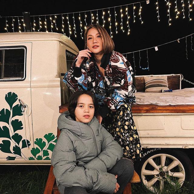 7 Momen Bunga Citra Lestari Liburan di Bromo, Berkuda Bareng Noah Sinclair