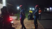 Damkar Lampung mencari ibu-ibu hilang. (istimewa)