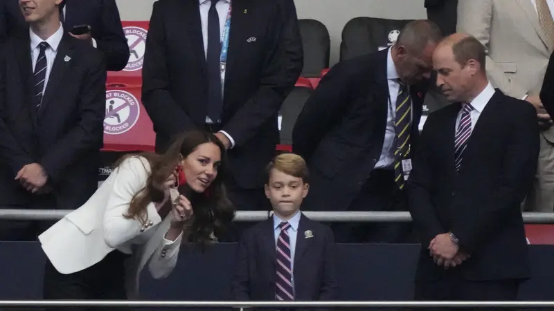 Kate Middleton, Pangeran George dan Pangeran William