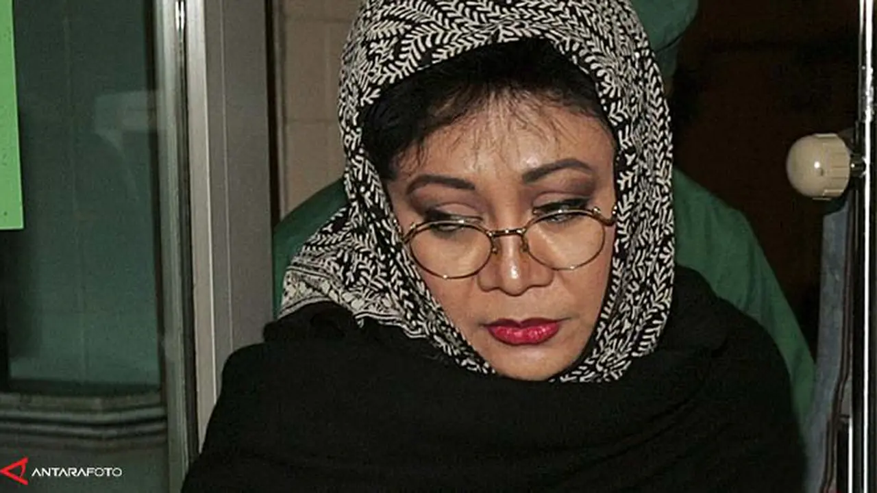 siti-hardiyanti-rukmana-tpi-131010b.jpg