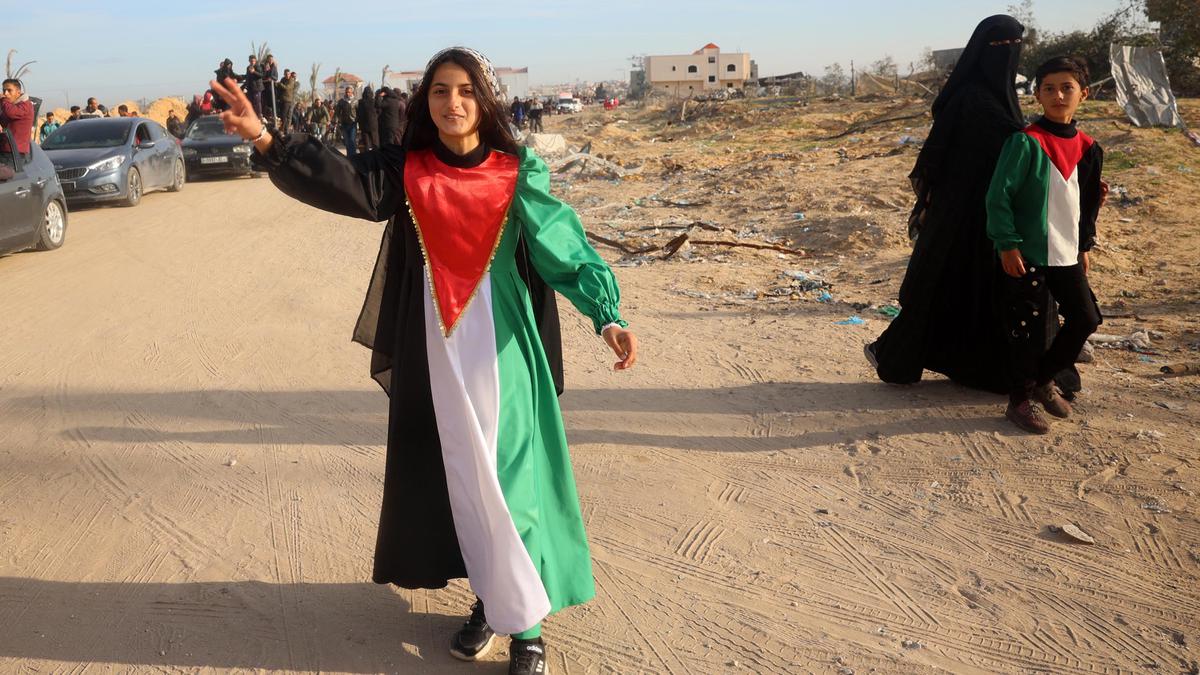 Sambut Kesepakatan Gencatan Senjata, Ribuan Warga Palestina Kembali ke Rafah
