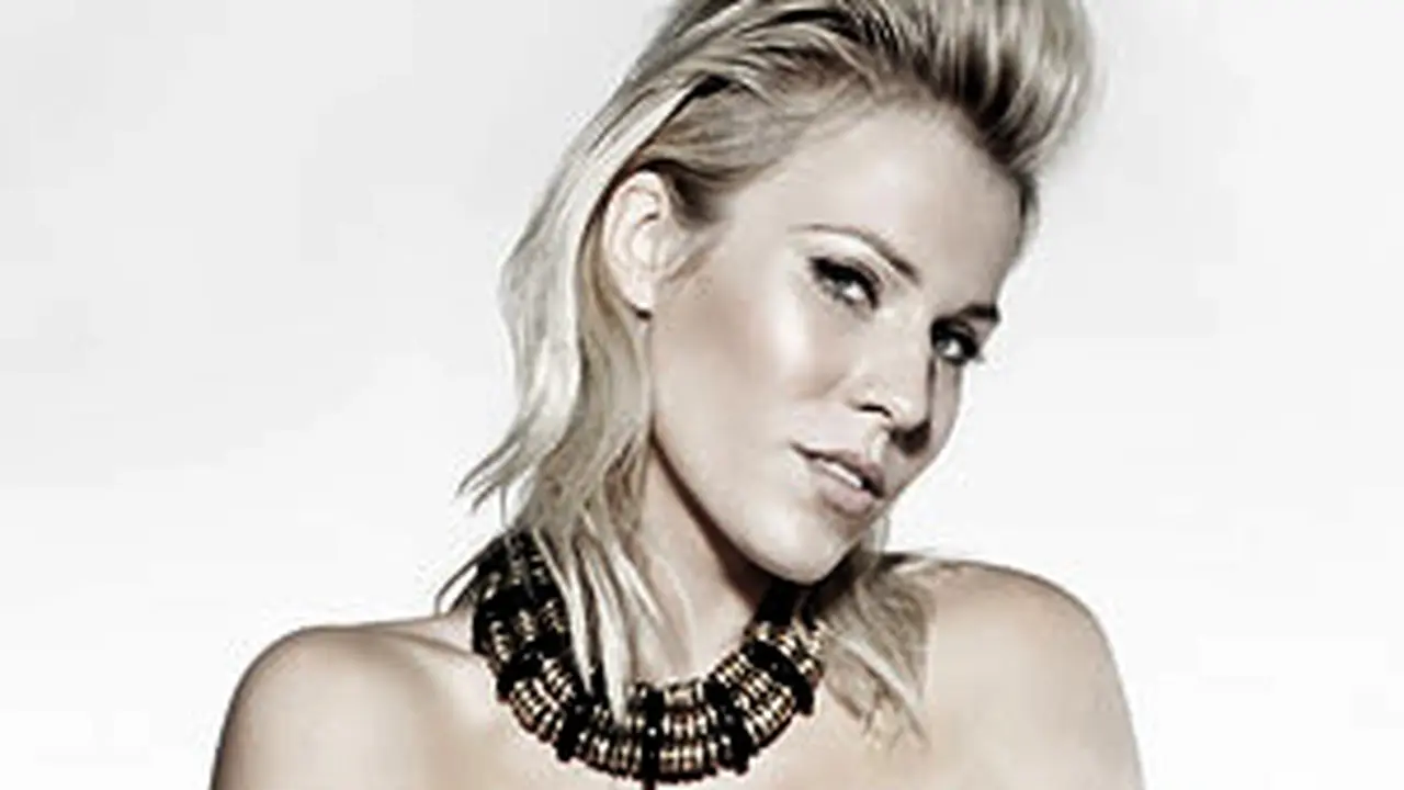 111225natashabedingfield.com.jpg