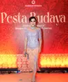 Ashanty tampil memukau dalam balutan kebaya mewah berwarna soft purple saat menghadiri acara "Pesta Budaya" yang digelar oleh Warisan Budaya Indonesia. [@ashanty_ash].