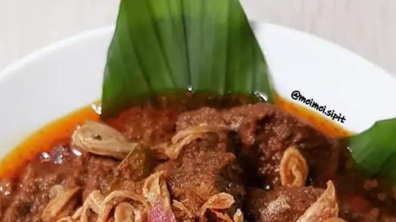 <b>1. Rendang Kambing ala Padang</b><br>