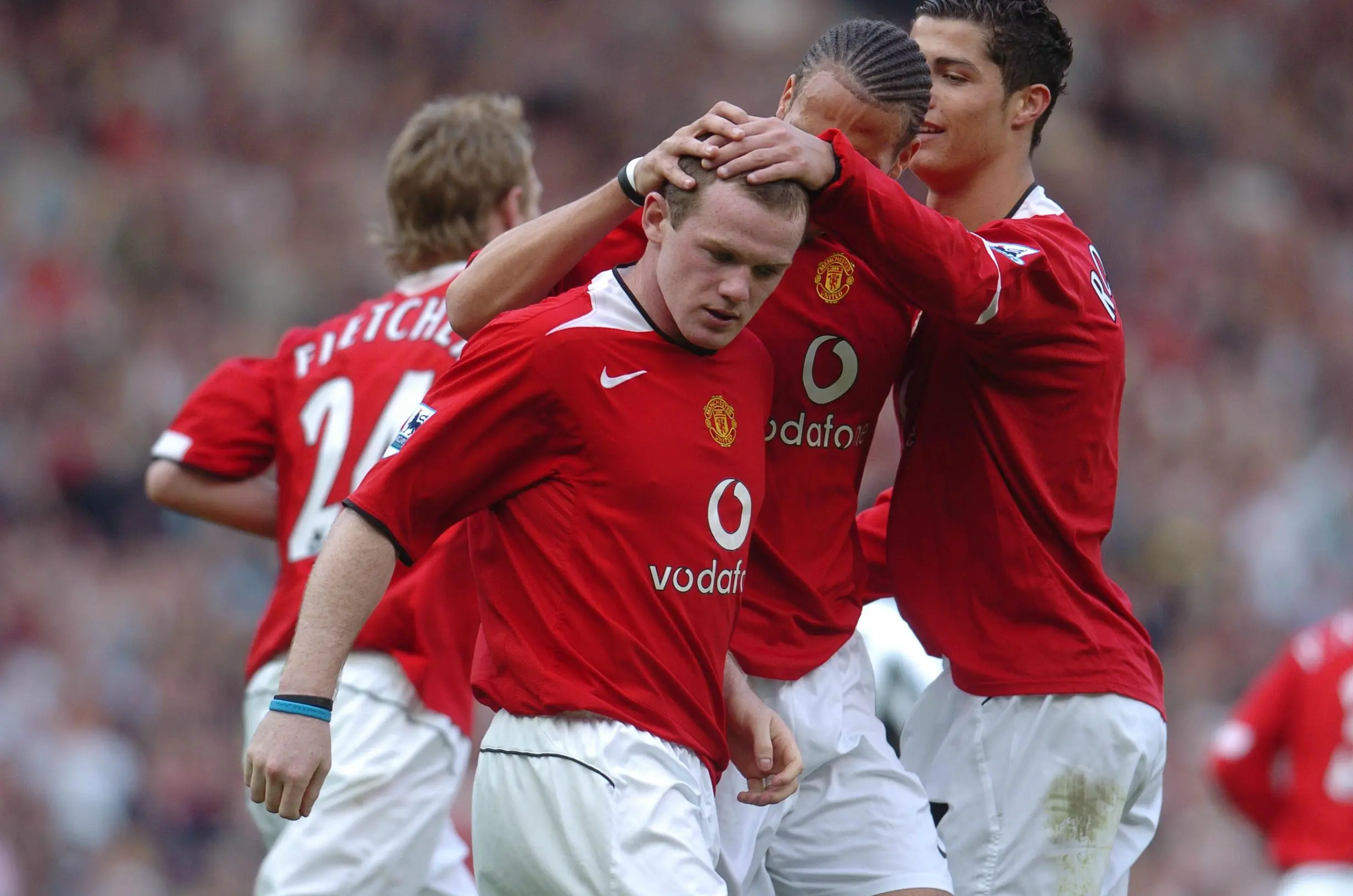 Striker Manchester United (MU), Wayne Rooney rayakan gol ke gawang Newcastle United, April 2005. (AFP/Paul Barker)