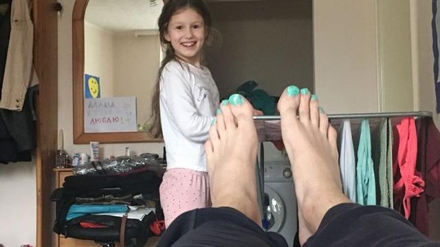 7 Potret Ulah Anak Ini Gambarkan Suka Duka jadi Orangtua