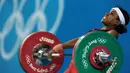 Raema Lisa Rumbewas dari Indonesia bertanding di nomor angkat besi kelas 53 kg putri grup A dalam Olimpiade Beijing 2008 di Beijing University of Aeronautics and Astronautics Gymnasium, Beijing, 10 Agustus 2008. AFP PHOTO/NICOLAS ASFOURI (NICOLAS ASFOURI/AFP)