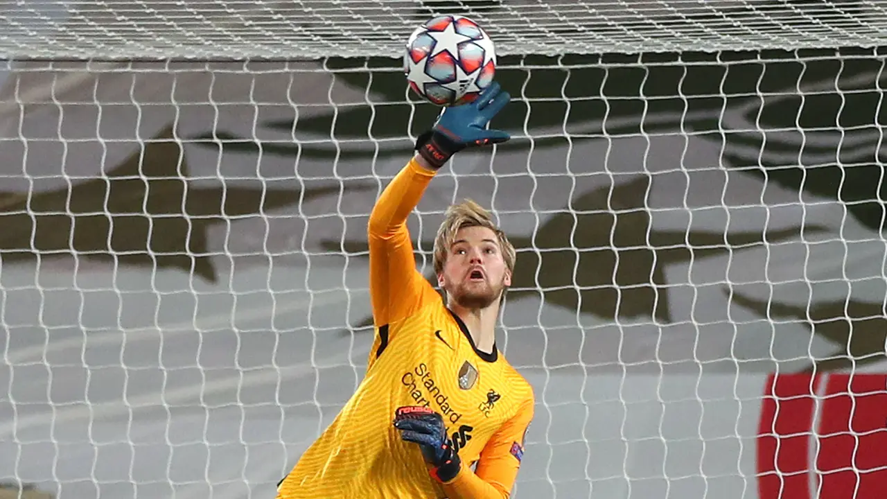 Foto : Aksi Caoimhin Kelleher, Kiper Pelapis yang Tampil Memukau di Bawah Mistar Gawang Liverpool