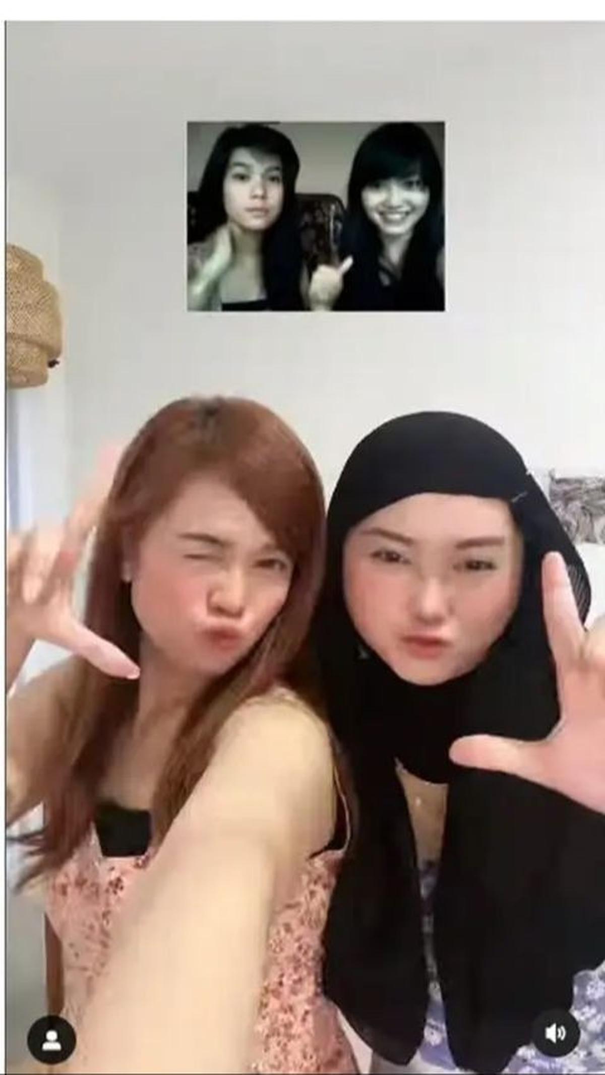 Dalam unggahan terbaru, Sinta kembali menunjukkan foto lawas saat ia dan Jojo melakukan lip sync "Keong Racun."