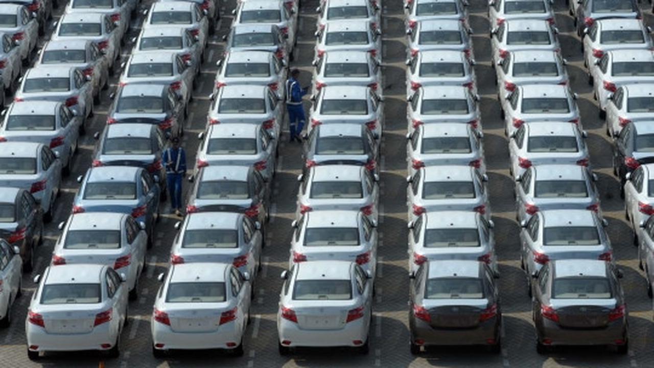 Pertengahan 2015, penjualan mobil di Indonesia menurun