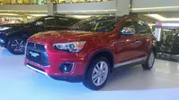 PT Mitsubishi Motors Krama Yudha Sales Indonesia menghadirkan varian tertinggi Outlander, yaitu Outlander Sport Action. (Arief)