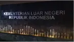 Kementerian Luar Negeri mengungkapkan bahwa 16 Warga Negara Indonesia (WNI) yang sempat ditahan di Kamboja oleh seorang bos judi mengalami penyiksaan. Bahkan WNI tersebut menerima tindak kekerasan ala mafia.