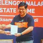 Mantan Menteri Negara Badan Usaha Milik Negara (BUMN) Laksamana Sukardi meluncurkan buku berjudul Belenggu Nalar, Senin (15/1/2024). (Liputan6.com/ Nanda Perdana Putra)