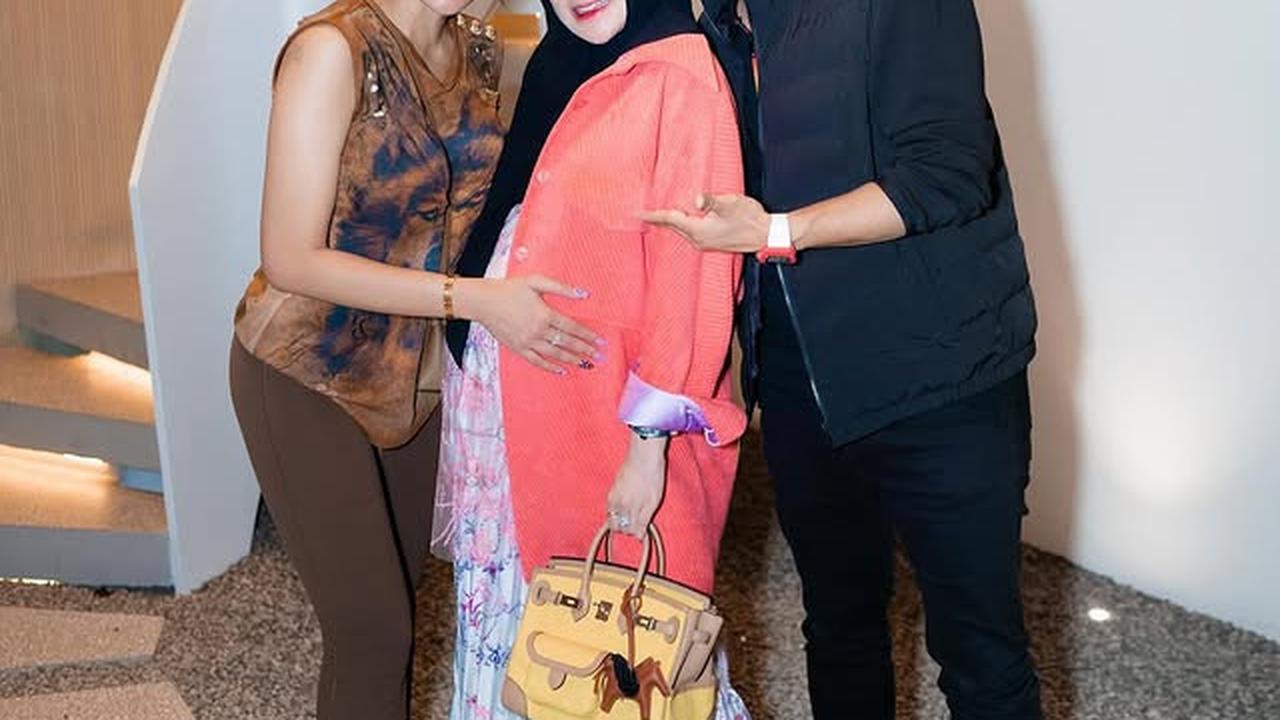 9 Potret Seleb yang Hadir di Pembukaan Resto Nikita Mirzani, Ada Raffi Ahmad hingga Olla Ramlan
