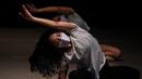 Anggota Ballet Sumber Cipta mengenakan masker saat latihan jelang pertunjukan balet virtual To Live To Love To Dance, Jakarta, Minggu (25/7/2020). Di tengah pandemi COVID-19, Ballet Sumber Cipta akan tampil dalam pertunjukan balet virtual pertama mereka pada 26 Juli 2020. (Xinhua/Agung Kuncahya B.)