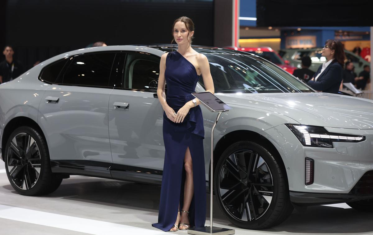 Pesona SPG Lengkapi Deretan Mobil Baru di GIIAS 2026