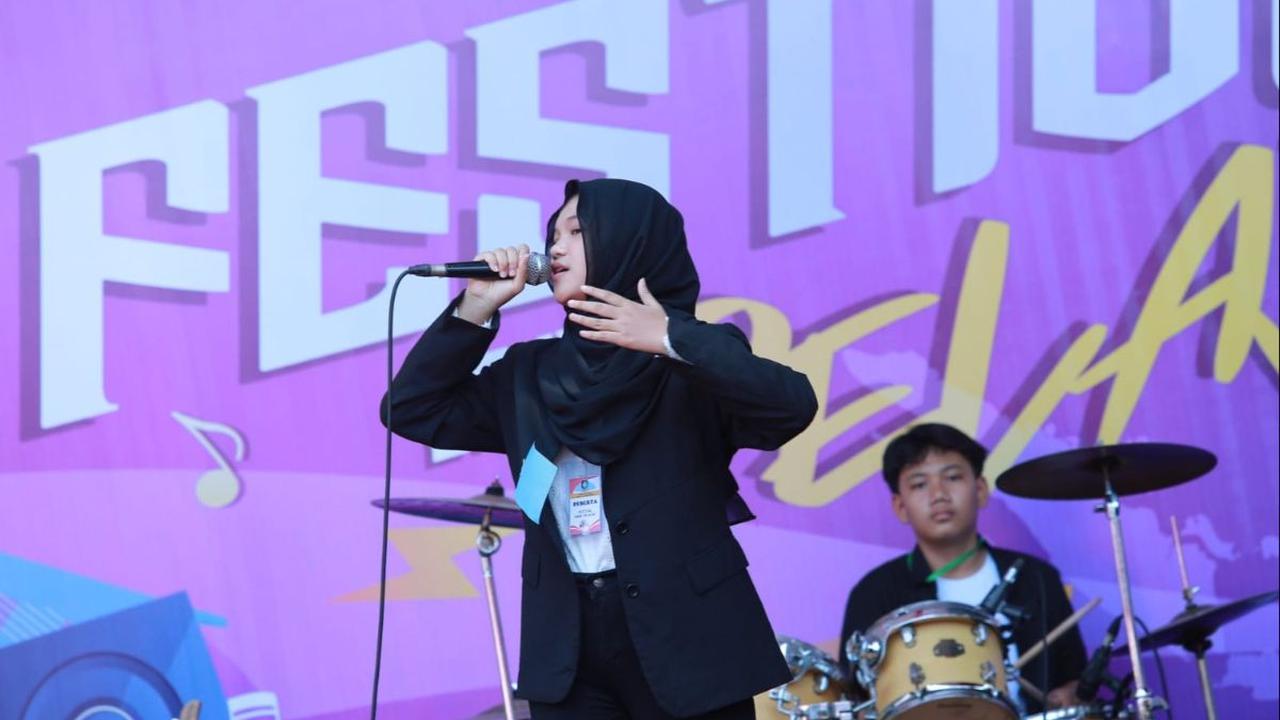 Ditambahkan Kepala Dinas Pendidikan Banyuwangi, Suratno, Festival Band Pelajar melombakan tiga kategori yakni, tingkat SD/MI, SMP/MTs, dan SMA/SMK/MA.