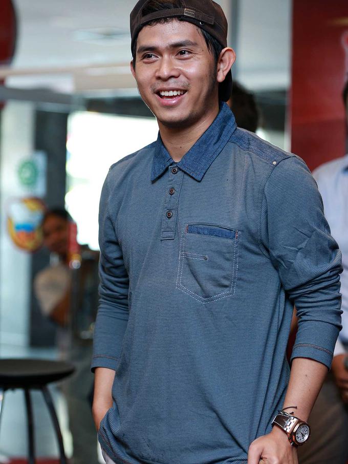 Dicap 'Penyanyi Galau', Cakra Khan Akan Ngeblues di Album ...