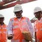Direktur Utama Perum Bulog Budi Waseso hadir langsung di Pelabuhan Teluk Lamong Surabaya untuk memantau kedatangan kapal pertama impor jagung pakan, Rabu (14/11).