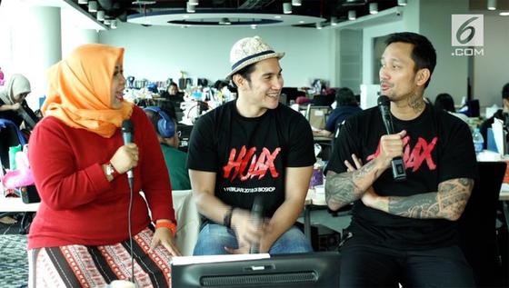 VIDEO: Intimate Interviews with Tora Sudiro dan Vino G