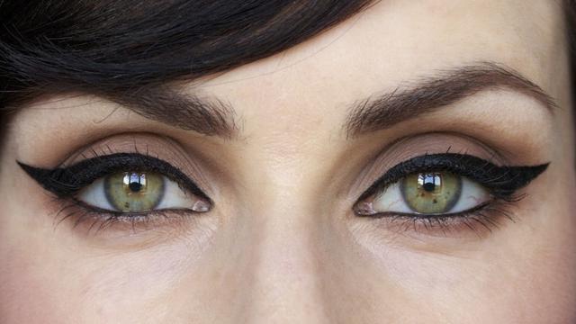 3 Model Riasan Cat Eye Terbaru Yang Patut Anda Coba Fashion Beauty Liputan6 Com