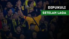 Berita video suporter Myanmar dipukuli hingga babak belur setelah Timnas Malaysia menang 3-1 pada laga Grup A cabang sepak bola SEA Games 2017, Senin (21/8/2017).