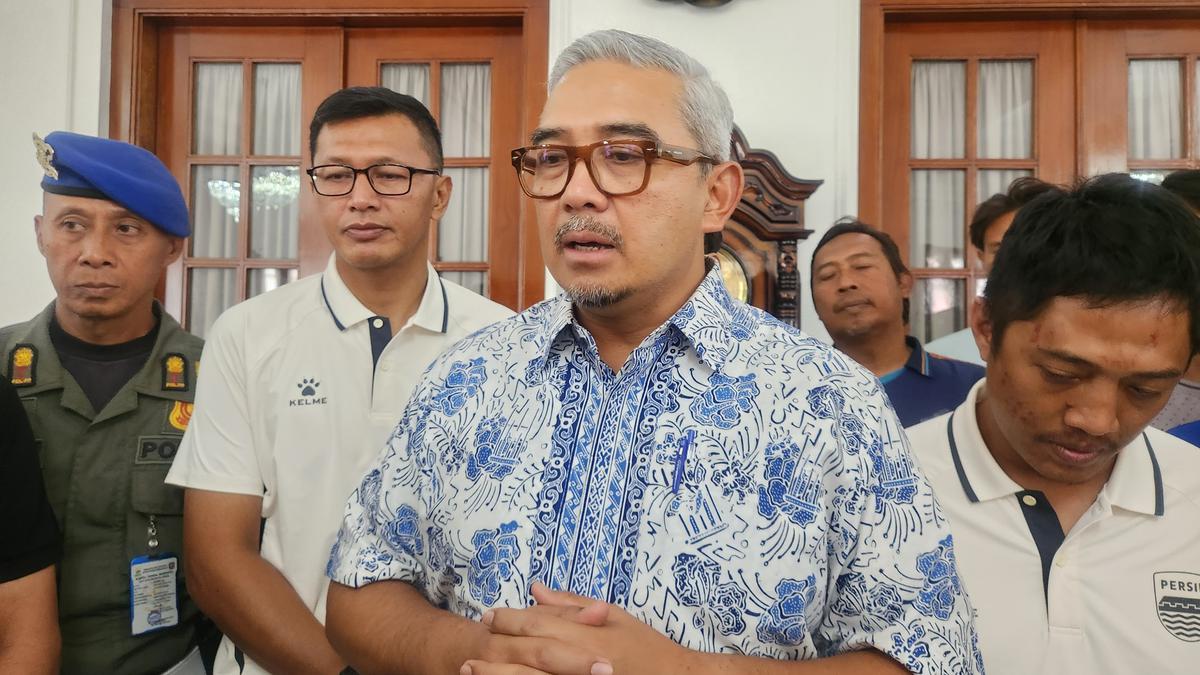Bus Tim Persib U-18 Diserang Oknum Suporter, Muhammad Farhan: Kami Prihatin dan Mengutuk Keras!