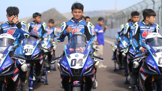 bLU cRU Yamaha Sunday Race 2024
