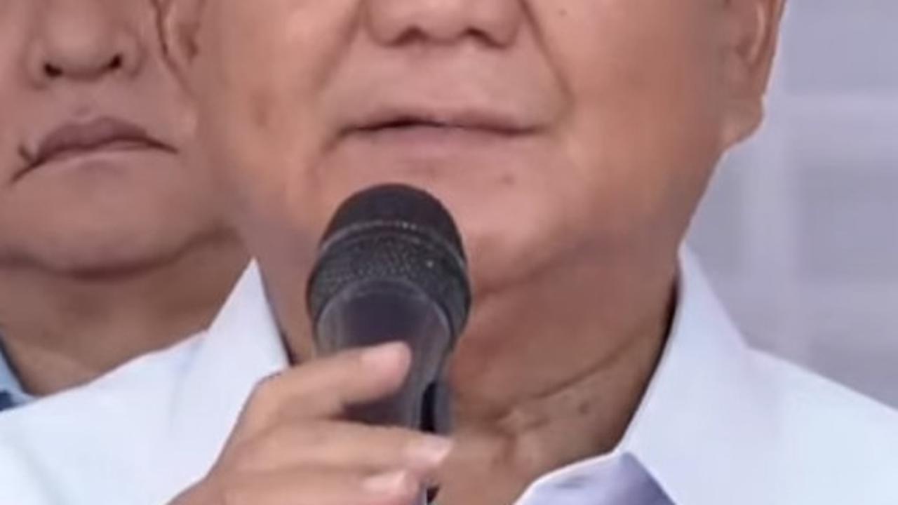 VIDEO: Alasan Prabowo Tak Salaman dengan Anies Usai Debat: Dia Tidak Datang, Saya kan Lebih Tua