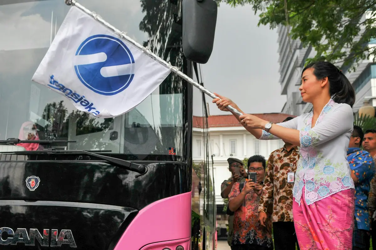 20160421- Transjakarta Luncurkan Bus Khusus Perempuan- Ahok- Veronica Tan-Jakarta- Yoppy Renato