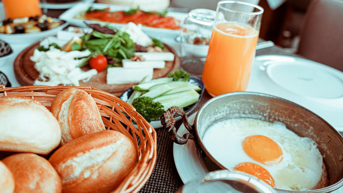 Sarapan Nasi atau Roti: Mana yang Lebih Sehat untuk Memulai Hari?