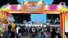 Warga memadati kawasan Lapangan Banteng, Jakarta, Minggu (22/6/2025). (Liputan6.com/Angga Yuniar)