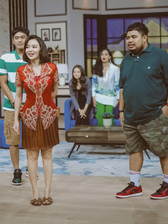 Wika Salim jadi ART di program sahur (Foto: Instagram/wikasalim)